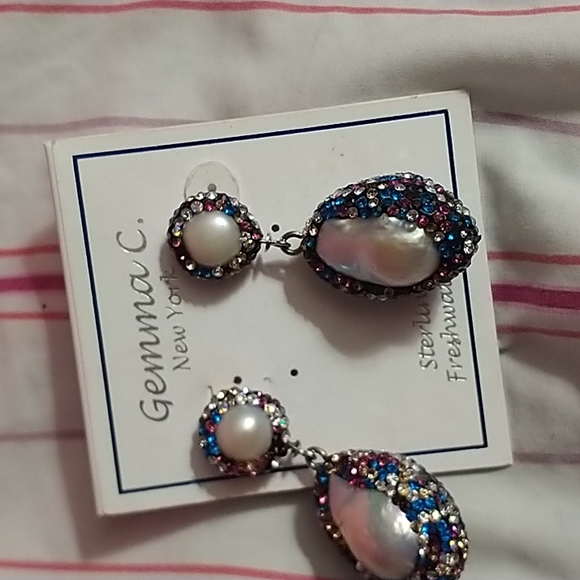 Baroque pearl earrings with color stones - Picture 3 of 4